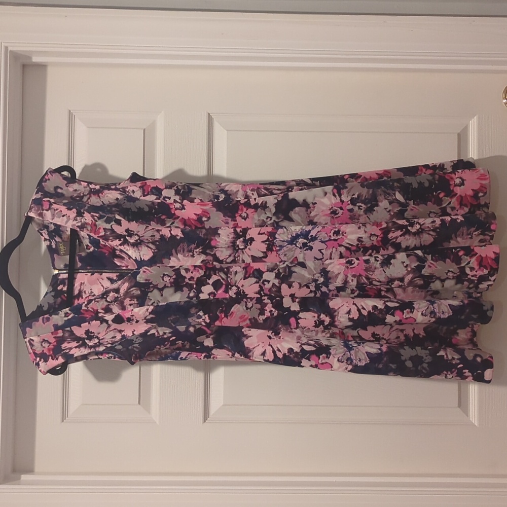 Floral princess cut dress with pockets
